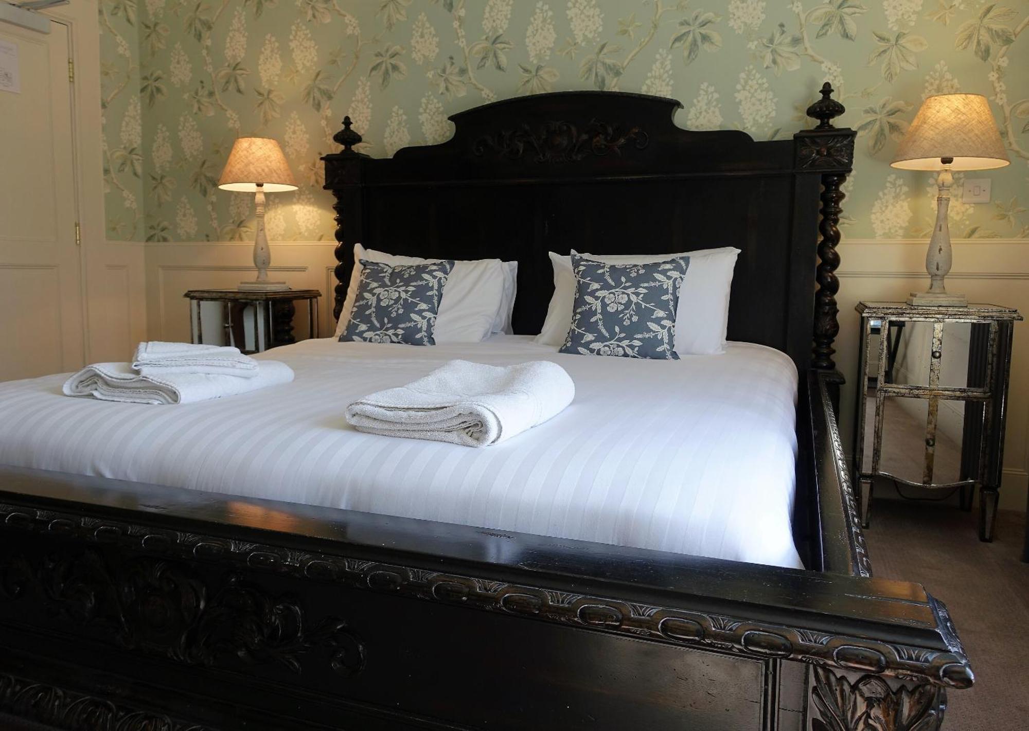 One Holyrood Hotel & Cafe Newport  Zimmer foto